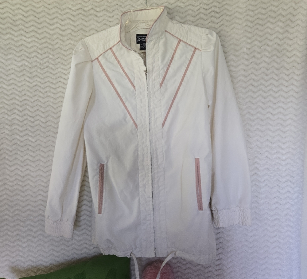Current Seen Women's Light Weight White Jacket with Mauve Accents